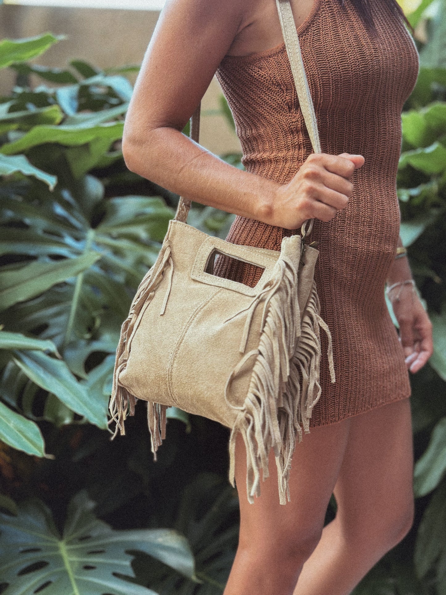Nuka Handbag – Suede Fringe Crossbody Bag / Beige Leather