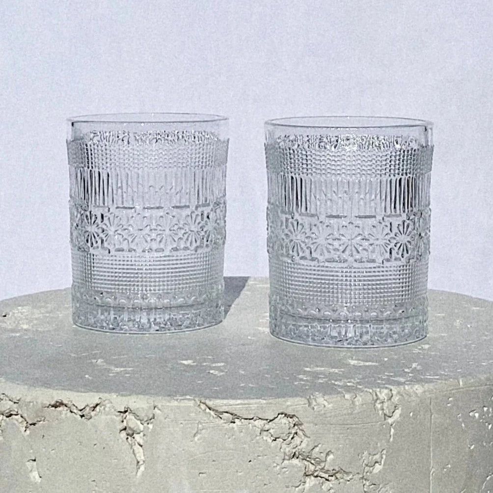 Detailed Short Glass Set